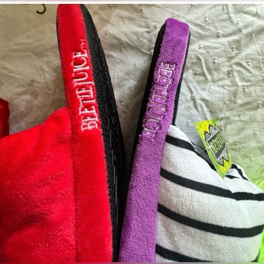 Warner Bros. Character Slippers - Purple and Red Beetlejuice Women's Slippers - Picture 11 of 12